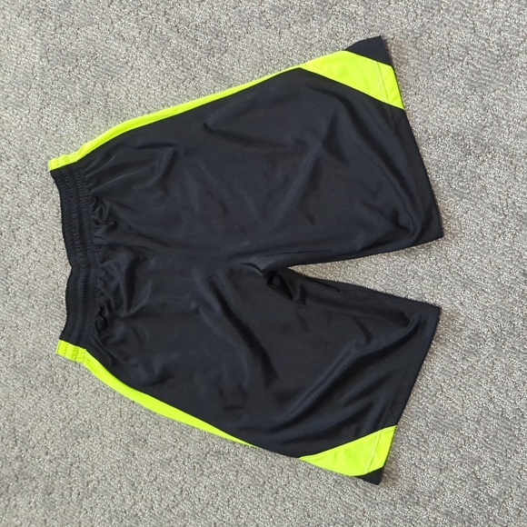 Nike Men's Athletic Shorts - Picture 2 of 6